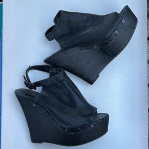 Calvin Klein Jeans Bree shoes.